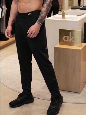 Alo Yoga Conquer React Performance Pants